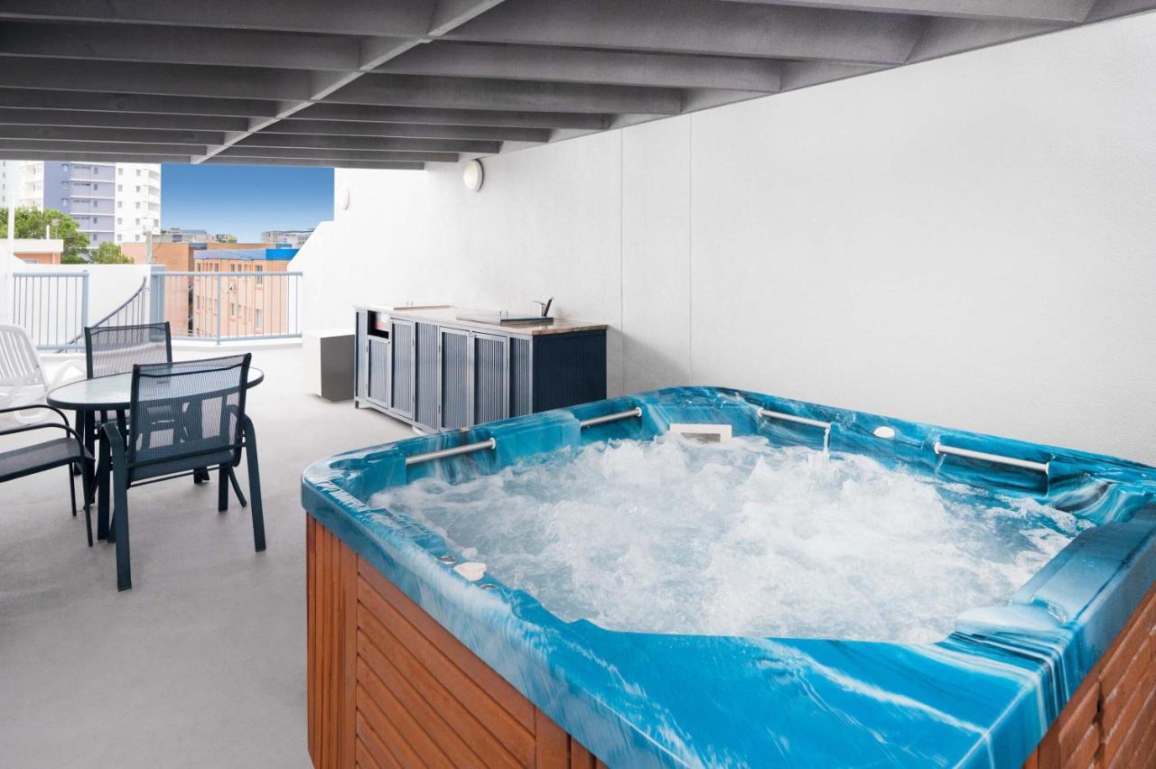 Aparthotel Breakfree Grand Pacific à Caloundra Extérieur photo